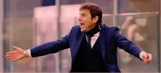  ??  ?? Martello Antonio Conte, 51 anni, ha vinto tre scudetti con la Juve e uno con il Chelsea