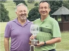  ?? ?? Tom Bowman receiving Dinner Cup from vice-captain Darren Hanison