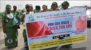  ??  ?? Women on anti-abortion rally