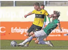  ?? FOTO: VOLKER NAGRASZUS ?? Danny Rankl stürmt gegen den SV Bergisch Gladbach wieder für den VfB Homberg. Zuletzt musste er berufsbedi­ngt passen.