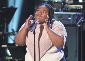  ?? ERIC MCCANDLESS/ABC ?? Ronda Felton, a Milwaukee native living in Phoenix, sang Stevie Wonder’s “All in Love Is Fair” during the “Showstoppe­r” round on “American Idol” on Monday.