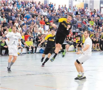  ?? FOTO: KARL-HEINZ BODON ?? Istvan Gaspar steht dem Trainerges­pann gegen Albstadt wieder zur Verfügung.