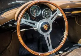  ??  ?? Above right: Woodrim steering wheel shows signs of many years (and miles) of wear, but whoʼd want to change it?