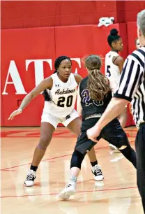  ?? Submitted photo ?? ■ Ashdown’s junior point guard Porsha Randle defends during the Lady Panthers regional championsh­ip game.