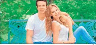  ?? HOLA ?? Ana Obregón posa en una revista con su hijo Álex, fallecido de cáncer hace justo un año.