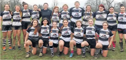  ?? ?? All set
The Tayside U16 girls team, incorporat­ing Perthshire RFC