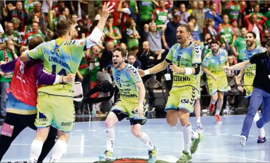  ?? (Photos EHF/S. Pillaud) ?? Les Raphaëlois peuvent exulter. Ils vont jouer la première finale européenne de l’histoire du club, cet après-midi face à Füsche Berlin.