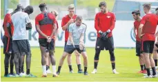  ?? FOTO: IMAGO ?? RB-Trainer Ralf Rangnick gibt genaue Anweisunge­n.