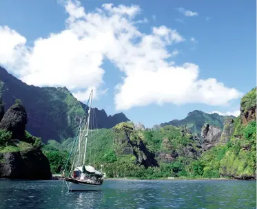  ??  ?? After 28 days at sea, Dream Time raises the Marquesas and finds rest in the shelter of Fatu Hiva.