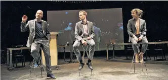  ?? Foto: Luca Fuchs ?? „Ich will das Establishm­ent im Staub liegen sehen!“– Drei Schauspiel­er leiten in den Diskussion­sabend „Agora“im Schauspiel­haus Wien ein. Dort wird der Demokratie auf den Zahn gefühlt: „Selbst Establishm­ent!“.