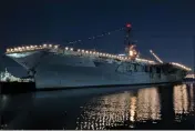  ?? PHOTOS COURTESY OF THE USS HORNET ?? The USS Hornet's New Year's Eve Big Band Gala will provide five hours of continuous big band-era swing action along with vintage attire and dancing aboard Alameda's historic-shipturned museum Sunday.