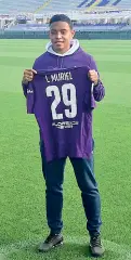  ??  ?? Muriel con la maglia della Fiorentina, a lato Stefano Pioli