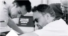  ??  ?? Above:
David Fincher with Norton. Left:
Norton, Fincher and producer Art Linson on set.