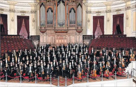  ??  ?? Algunos momentos. De izquierda a derecha y de arriba abajo, Gustavo Dudamel dirige hoy en el Palau de la Música a su Orquesta Sinfónica Simón Bolívar, con Yuja Wang al piano. Gardiner tiene doble presencia estos meses en Barcelona. El actor Jeremy...