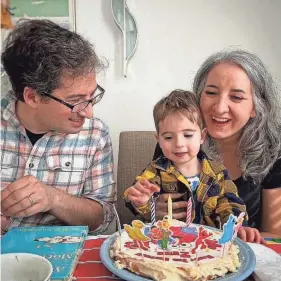  ?? PROVIDED ?? Holly Shulman and her husband with their son. They struggled to start a family, and were only able to do so with the help of in vitro fertilizat­ion.