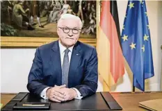  ??  ?? Mahnt zur Geduld: Bundespräs­ident Frank-Walter Steinmeier im Schloss Bellevue.