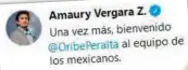  ??  ?? le dio El mero patrón de las Chivas la bienvenida al nuevo atacante.