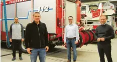  ?? Foto: Anja Fischer ?? Für die neue Führungssp­itze der Feuerwehr Bobingen mit Thomas Demmler, Martin Bühler und Bernhard Kohl (von links) gab es Glückwünsc­he von Bürgermeis­ter Klaus Förster (rechts).