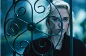  ?? ?? Trapped: Maika Monroe in Watcher