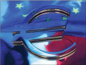  ??  ?? L’euro a permis de stabiliser les prix, selon François Villeroy de Galhau.