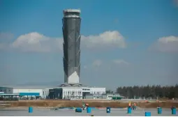  ?? GINNETTE RIQUELME/AP ?? The air traffic control tower at the Felipe Angeles Internatio­nal Airport outside Mexico City. The opening of the new airport has led to concerns over airspace.