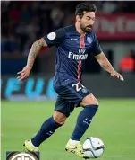  ??  ?? Ezequiel Lavezzi 30 anni, l’attaccante del Psg interessa all’Inter (Liverani)