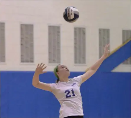  ?? STAN HUDY SHUDY@DIGITALFIR­STMEDIA.COM @STANHUDY ON TWITTER ?? Saratoga Springs sophomore Emmy Krum leaps up as part of her serve against Niskayuna Thursday afternoon.