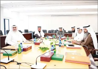 ?? KUNA photo ?? Speaker of the National Assembly Marzouq Al-Ghanim chairs the meeting. Various issues dealing with reform
projects were discussed.