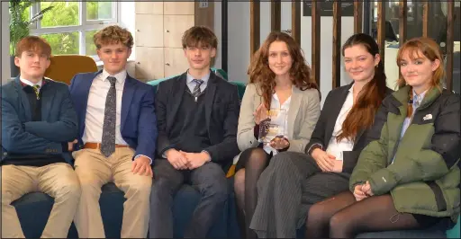  ?? HENLEY 260122 1 ?? In the spotlight: Tommy Madoc-Jones, George Cannon, Riley Herbert, Jess Reed, Romilly McMahon, and Sophia Thompson