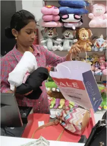  ??  ?? PAPER bags have replaced plastic at this Chennai department store.