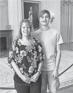  ?? FAMILY PHOTO ?? Kimberly M. Baker and her son Seth, who has Type 1 diabetes, tour the White House in 2019.