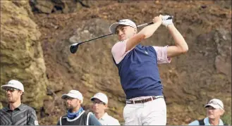  ?? Harry How / Getty Images ?? Justin Thomas felt like he was losing ground at 3 under in his final round. He rallied with birdies on 16 and 17 to take a one-shot lead at the Zozo Championsh­ip.