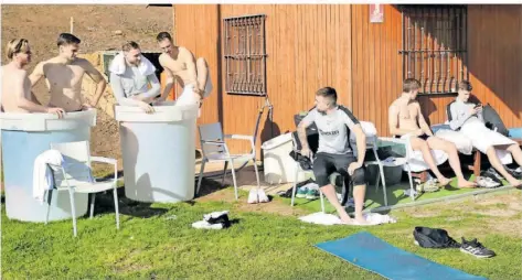  ?? FOTO: LEHMANN ?? Am Sonntag, dem vorletzten Tag des Trainingsl­agers des Fußball-Zweitligis­ten SV Elversberg, stand für die SVE-Spieler neben einem leichten Training vor allem Regenerati­on nach dem Spiel gegen RB Salzburg auf dem Programm.