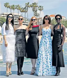  ??  ?? Fan Bingbing, Marion Cotillard, Jessica Chastain, Penélope Cruz and Lupita Nyong’o