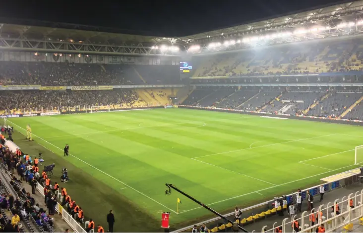  ?? Foto: Mostphotos ?? Storklubba­rna i Istanbul lockar i regel tiotusenta­ls åskådare till sina hemmamatch­er. Basaksehir lockar några tusen.