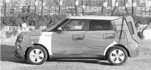  ?? Graeme Fletcher for National Post ?? The early prototype of the Kia Soul EV that the National Post drove was so new it was still wearing camouflage.