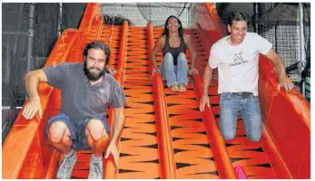  ??  ?? Olivier, Magalie et Aurélien misent sur les activités sportives à partager en famille.