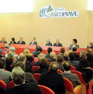  ??  ?? Snodo L’assemblea di Asco Holding: i Comuni detengono il 52% di Ascopiave