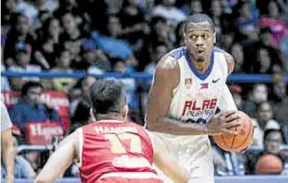  ?? —TRISTAN TAMAYO/INQUIRER.NET ?? Jimmy Alapag (top photo) feels his team was on the verge of something special, especially after the arrival of champion import Justin Brownlee (bottom photo, right).