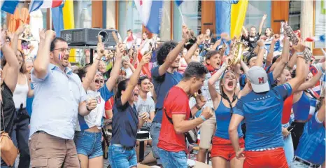  ?? FOTO: HEB ?? Tor für Frankreich: Der Jubel nach dem 2:1 blieb am Sonntagabe­nd nicht der einzige.