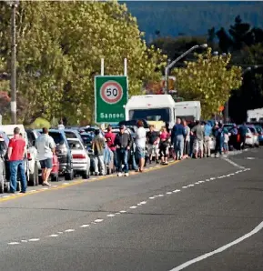  ?? GAVIN CONROY LEILANI HATCH/ FAIRFAX NZ ?? Traffic was backing up past Sanson at the Royal New Zealand Air Force’s 75th anniversar­y in 2012.