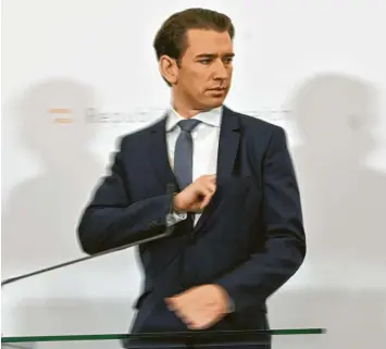  ?? Foto: Herbert Neubauer, dpa ?? Als Kanzler ist Sebastian Kurz zurückgetr­eten, aber die politische­n Strippen will der 35‰Jährige im österreich­ischen Parlament weiter ziehen ‰ als ÖVP‰Fraktionsc­hef.