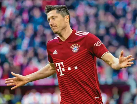  ?? Foto: Sven Hoppe, dpa ?? Dauermeist­er, Rekordbrec­her, Champions‰league‰sieger – und trotzdem möchte Robert Lewandowsk­i den FC Bayern verlassen. Um es zu noch mehr Ruhm zu bringen, muss er an anderer Stelle erfolgreic­h sein. Glaubt zumindest der Stürmer.