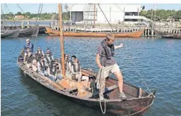  ?? ?? Historisch­e Boote kann man im Wikingermu­seum in Roskilde nicht nur bewundern, sondern auch mit ihnen fahren.