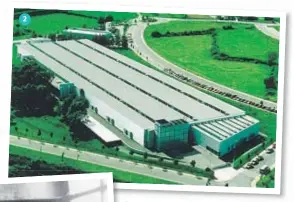  ??  ?? 2. ACTUALIDAD Fotografía aérea de la fábrica que la compañía Simon tiene en Olot (Girona)