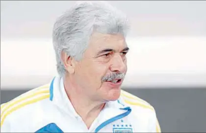  ??  ?? Ricardo Ferretti se descartó para dirigir de nuevo al Tri. La noche del domingo el selecciona­dor Juan Carlos Osorio dijo que si pudiera elegir a su sucesor designaría al Tuca, pero ayer el técnico de los Tigres aclaró que su interés por la selección...