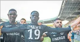  ?? FOTO: NANTES ?? Los jugadores del Nantes, con el nombre de Sala en sus camisetas