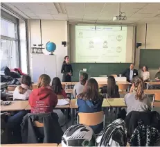  ?? RP-FOTOS: GÖTZ ?? In verschiede­nen Workshops stellten Berufserfa­hrene und Studenten ihre Berufsfeld­er vor.