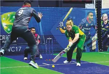  ?? Atiq ur Rehman/Gulf News ?? Action from the match between UAE and Australia during the World Indoor World Cup at Insportz Club in Dubai yesterday.