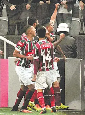  ?? MAILSON SANTANA ?? Jogadores do Tricolor festejam o gol marcado por Cícero no Itaquerão